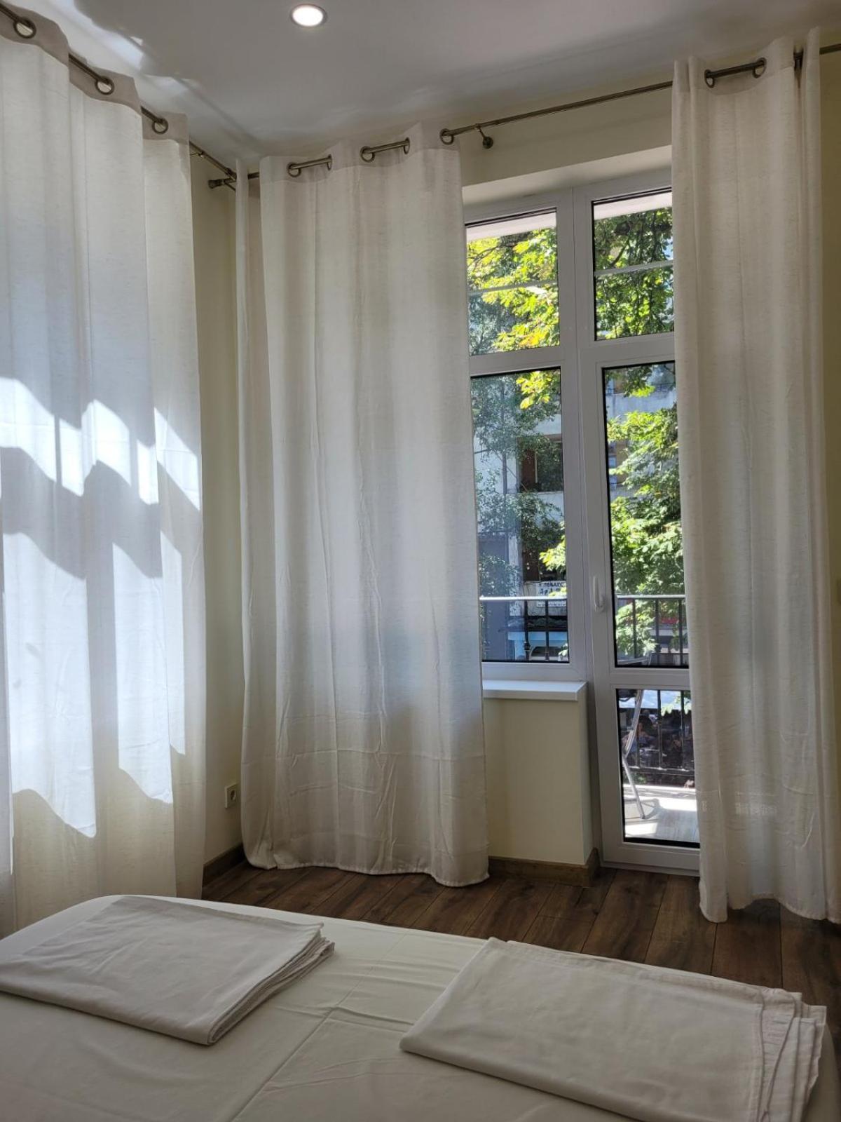 The House - Central Boutique Apartments Kyustendil Quarto foto